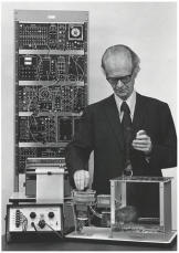 Burrhus Frederic Skinner: skinner-box e comportamentismo